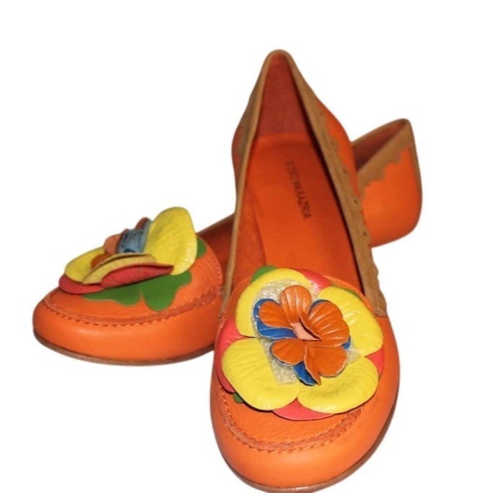 BCBGMAXAZRIA Womens Orange Kitten Heel‎ Pumps 3D Flower Applique Scallop Trim